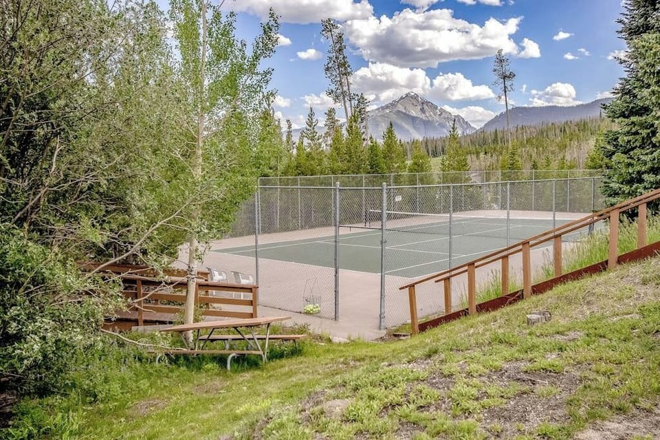 Sport court