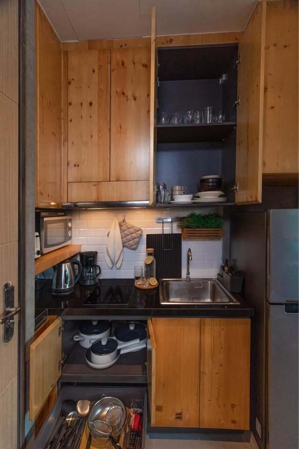 B528 Relife Condo 5 Minutes Walk To Nai Harn Beach (9818)