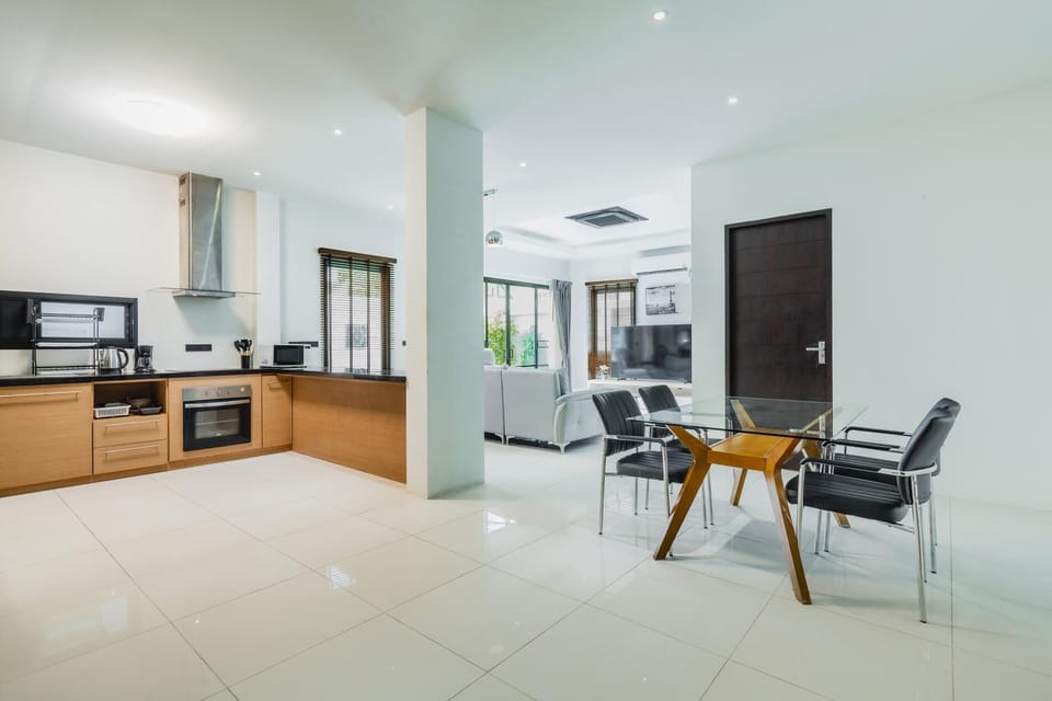 NEW Bamboo Villa 3 Bed 5 Minutes To Nai Harn Beach (9865)