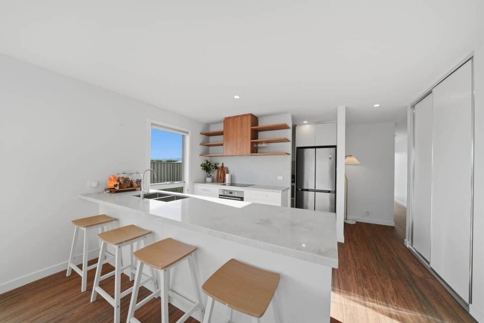 Modern self-contained kitchen near Hobart Airport and local Sorell shops.