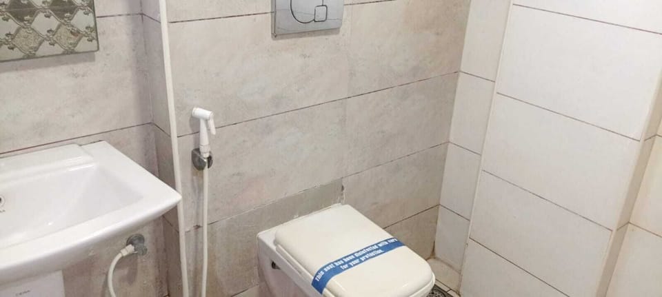 Shower, towels, soap, shampoo