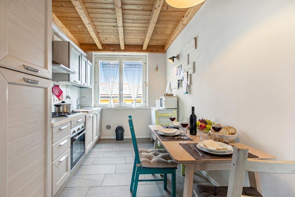 Family Apartment, 1 Bedroom, Microwave (Cozy Ispra Residence with Terrace,) | Private kitchen