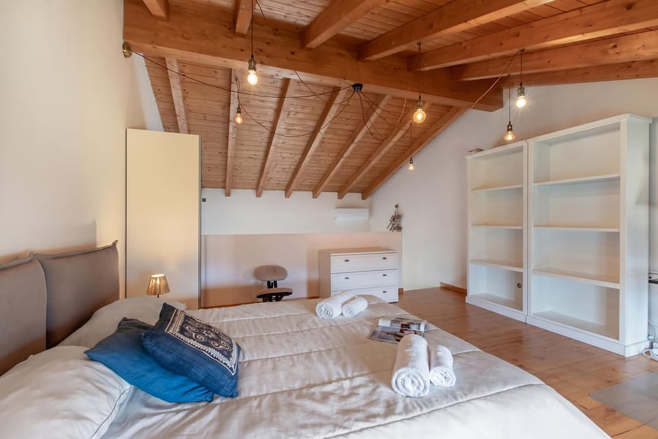 Family Apartment, 1 Bedroom, Microwave (Cozy Ispra Residence with Terrace,) | 1 bedroom