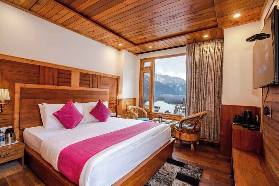 Premium Room, Balcony, Mountain View | Free WiFi, bed sheets