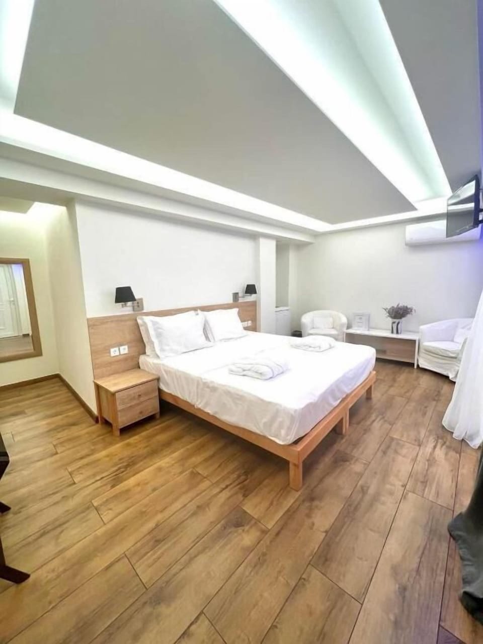 In-room safe, desk, soundproofing, iron/ironing board