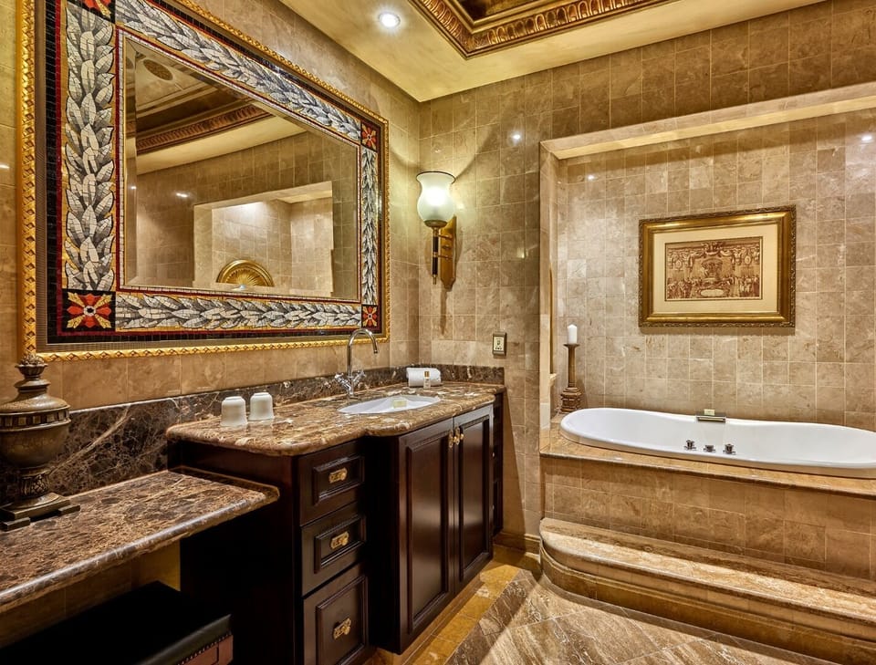 Presidential Suite (Club Floor) | Bathroom | Combined shower/tub, designer toiletries, hair dryer, slippers