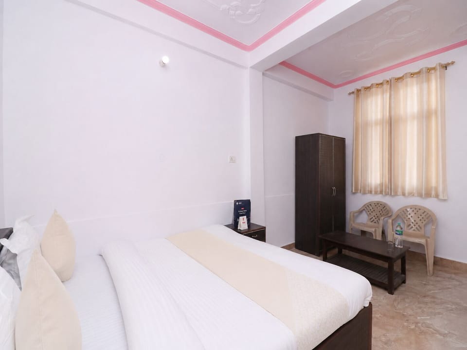 Deluxe Room | Individually furnished, free WiFi