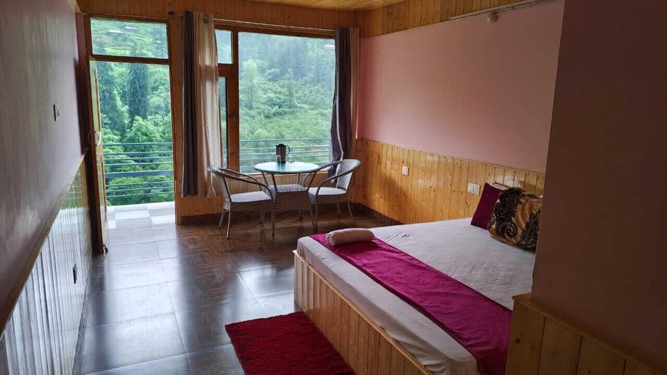 Deluxe Double Room, Balcony | Laptop workspace, WiFi (free)