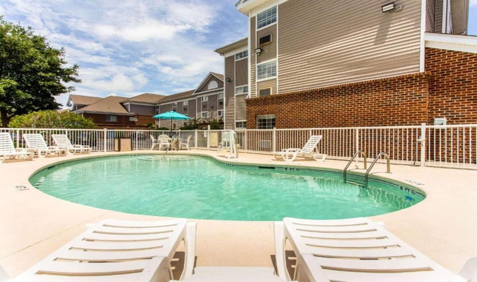 Holiday Home Swimming Pool