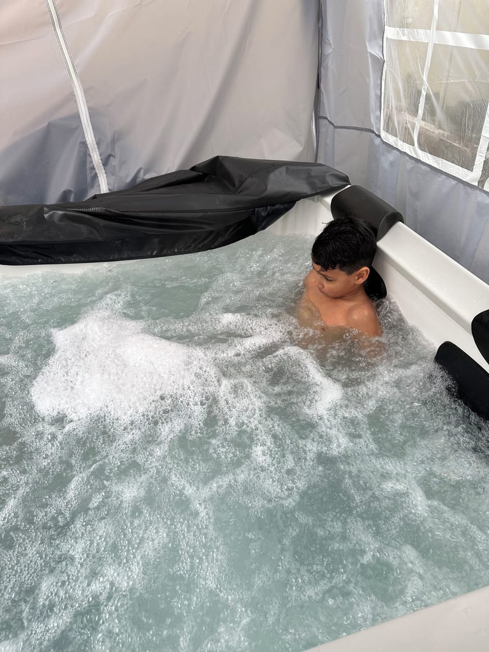 Indoor spa tub