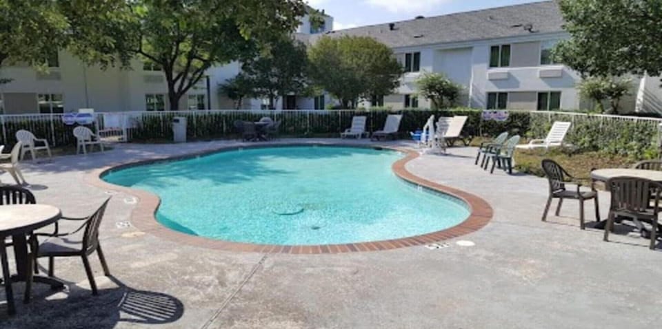 Holiday Home Swimming Pool