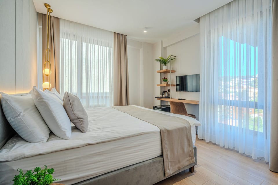 Comfort Double Room | Pillowtop beds, free minibar, free WiFi, bed sheets