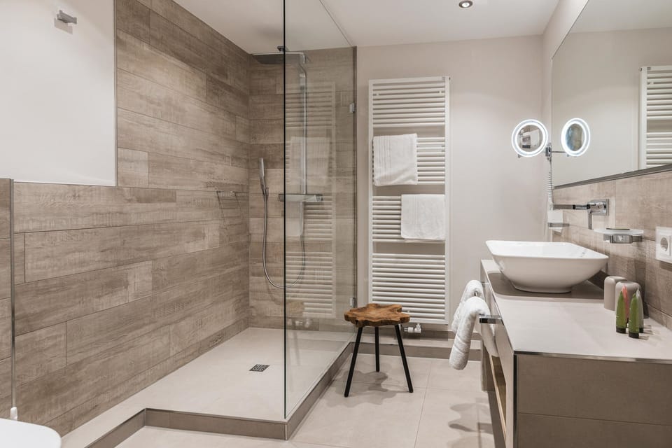 Standard Double Room | In-room safe, iron/ironing board, cribs/infant beds, rollaway beds