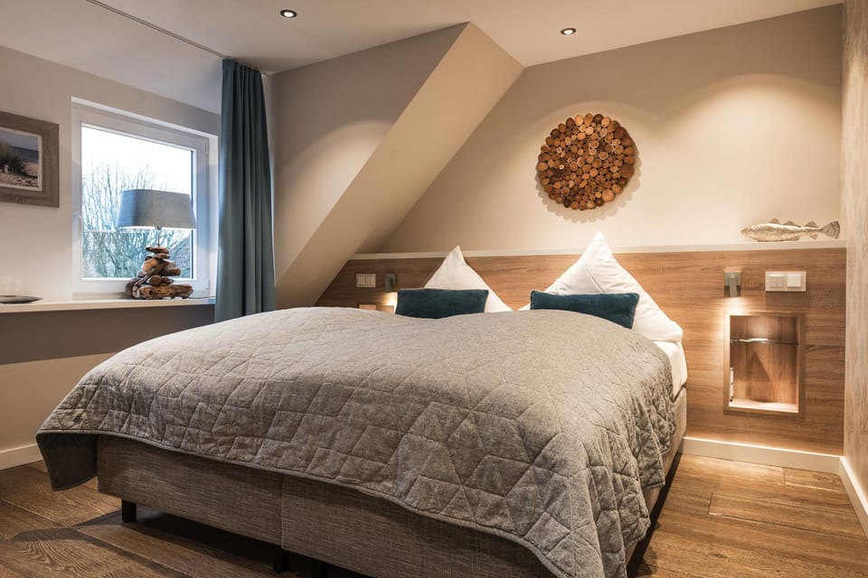 Standard Double Room | In-room safe, iron/ironing board, cribs/infant beds, rollaway beds