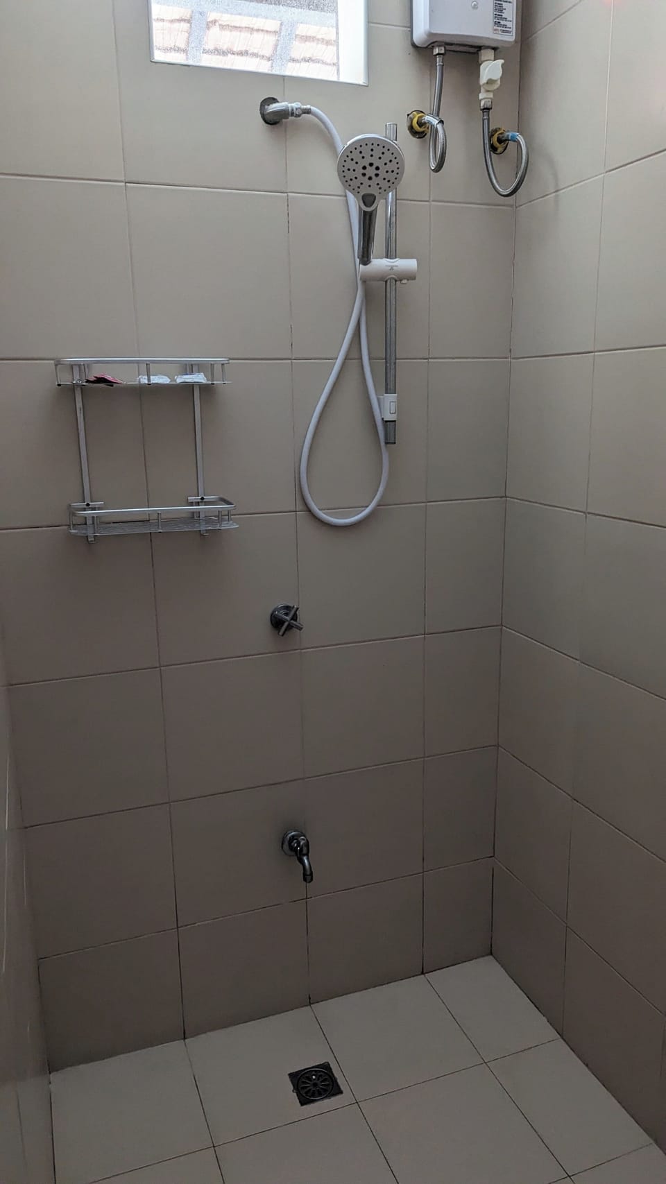 Family Quadruple Room | Bathroom | Shower, free toiletries, towels, soap