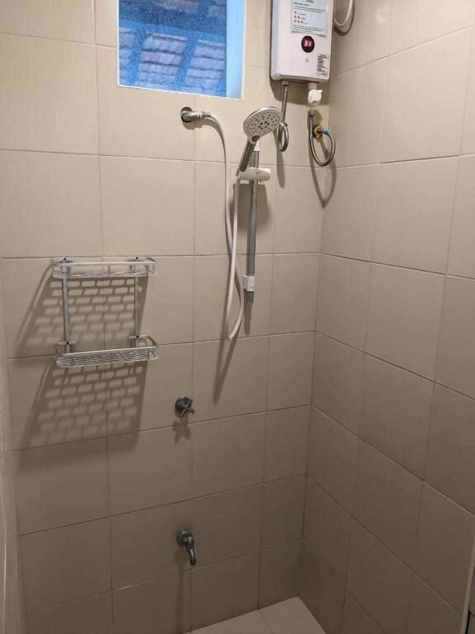Family Quadruple Room | Bathroom | Shower, free toiletries, towels, soap
