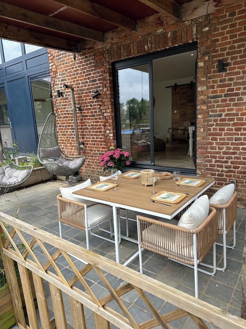 Agréable terrasse couverte 