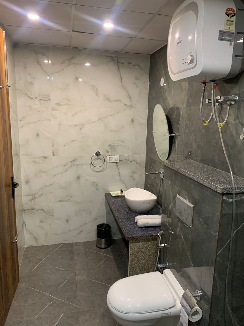 Deluxe Room | Bathroom
