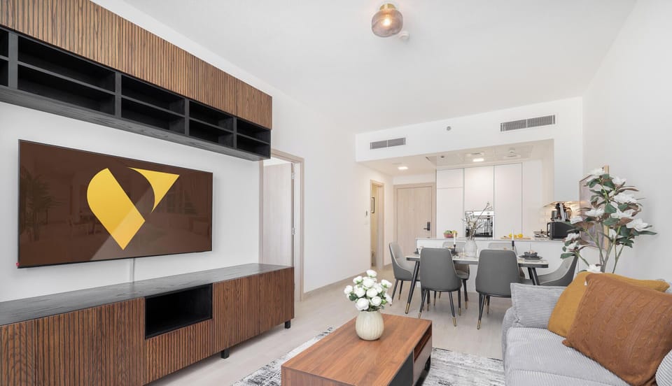 Superior Apartment, Balcony, City View | Living area
