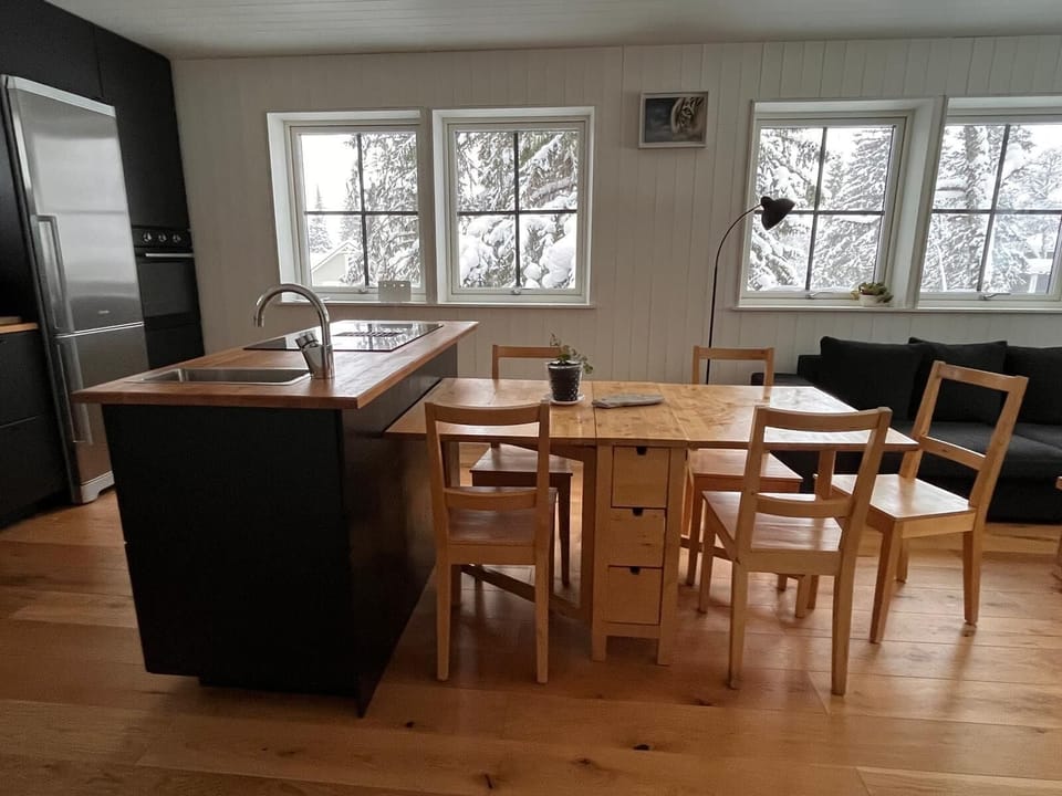 Apartment, 2 Bedrooms, Non Smoking, Pets Allowed | Dining