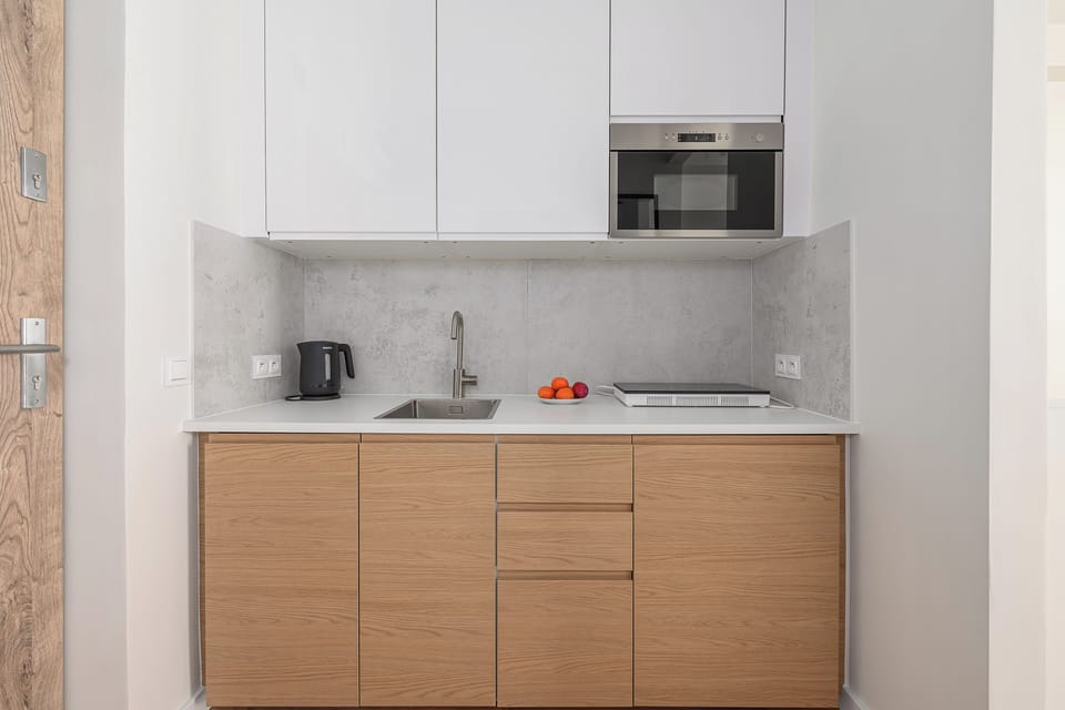 Classic Apartment, Balcony, Park View | Private kitchen