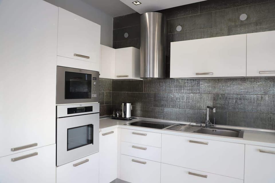 The kitchen, fully equipped for the stay