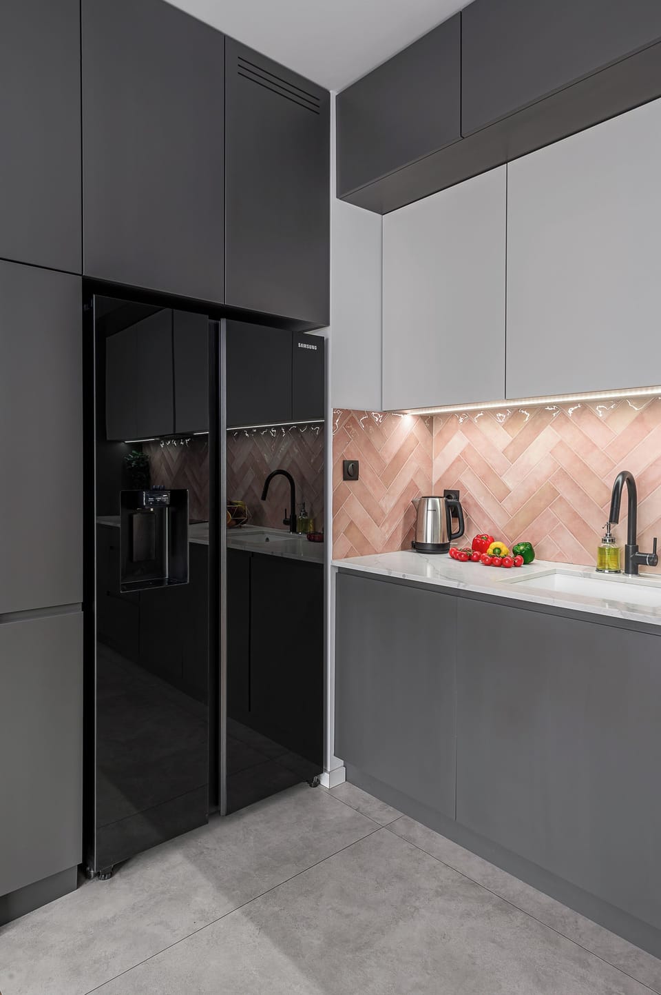 Superior Apartment, Balcony, City View | Private kitchen | Electric kettle
