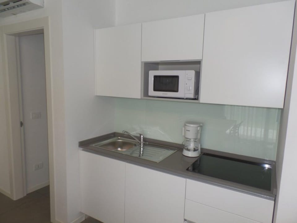 Apartment, 3 Bedrooms, Balcony, Garden View | Interior