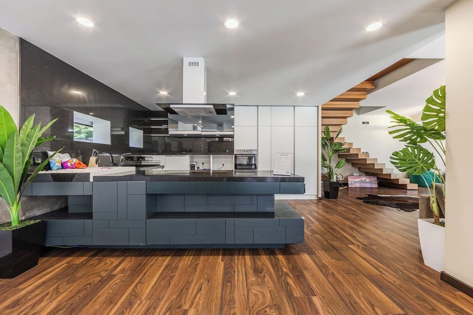 Fully-equipped kitchen
