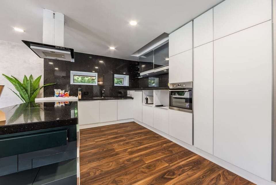 Fully-equipped kitchen