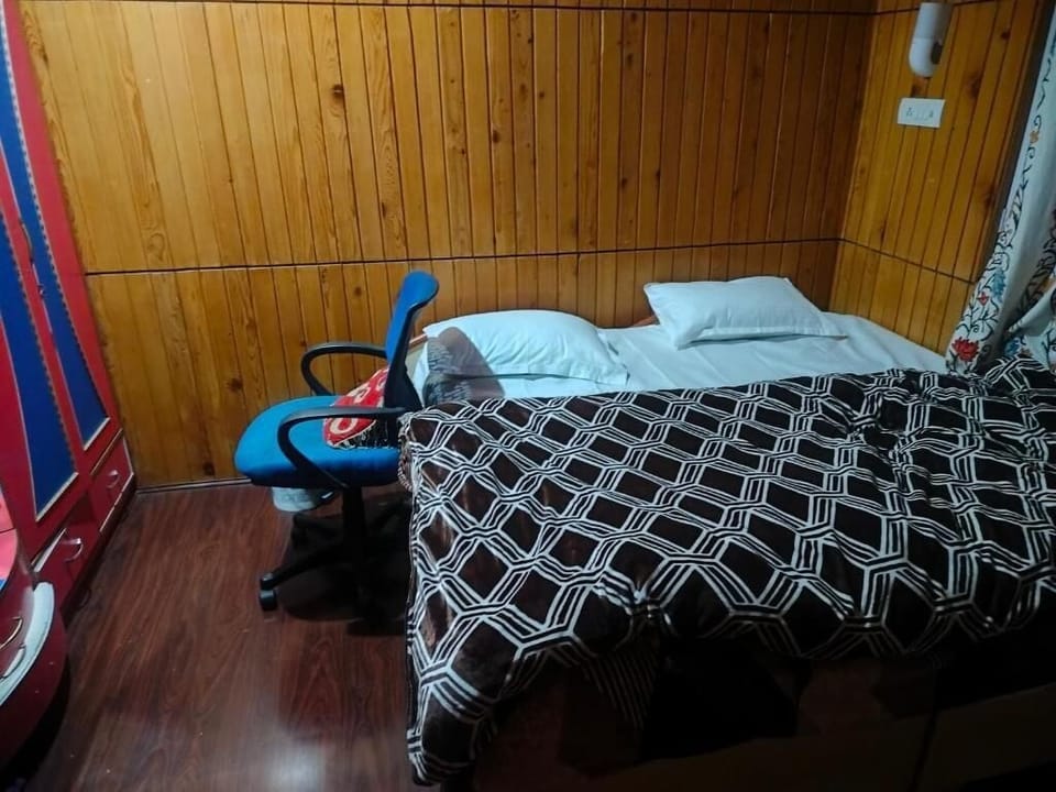Bungalow, Mountain View | Iron/ironing board, WiFi (free)