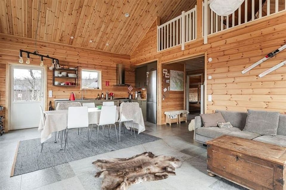 Cabin, 3 Bedrooms, Pets Not Allowed, Mountainside | Living area