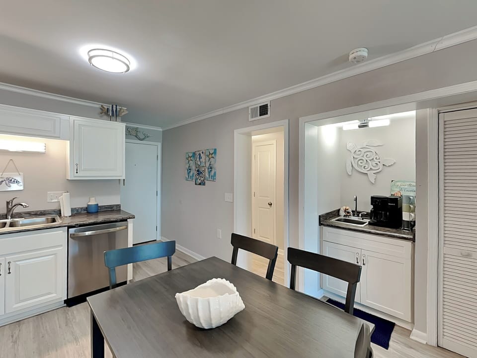 Dining Area and Wet Bar