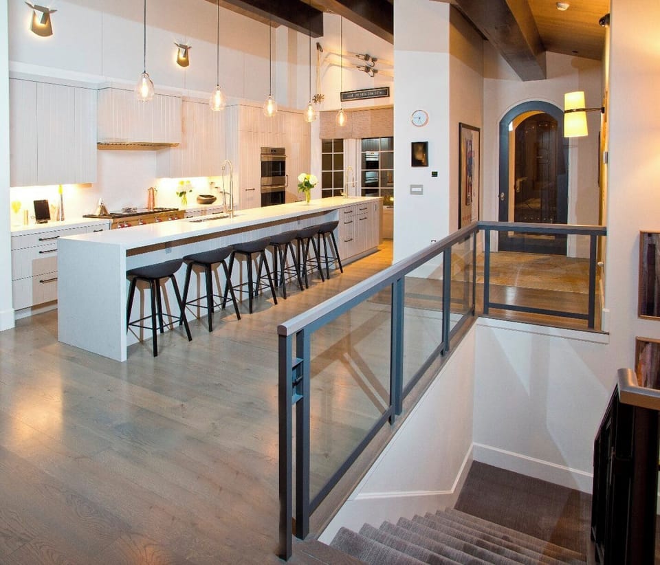 Coffee/tea maker, toaster