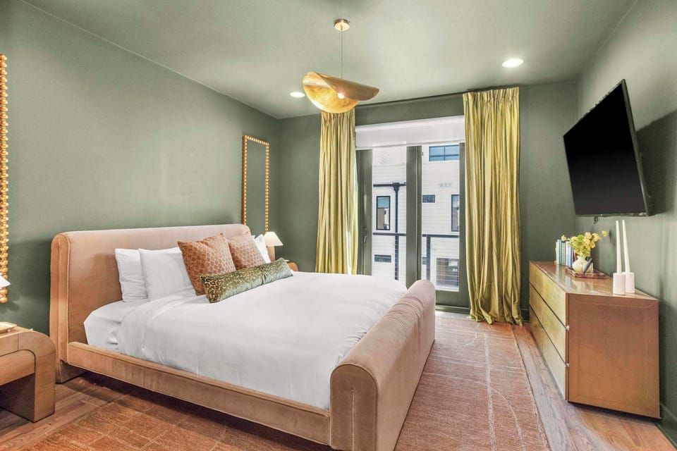 Bedroom 3: King Bed + Twin Rollaway, Smart TV and Full ensuite Bathroom