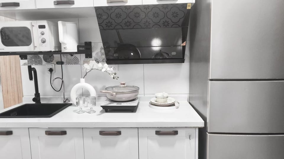 Comfort Suite, City View | Private kitchenette | Fridge, microwave, eco-friendly cleaning products