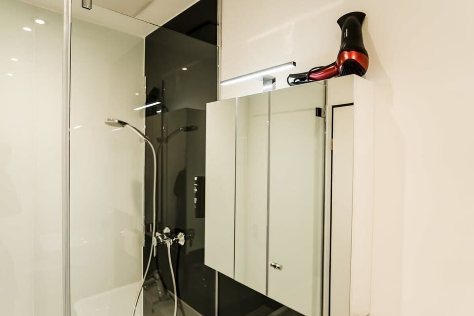 Badezimmer mit Dusche