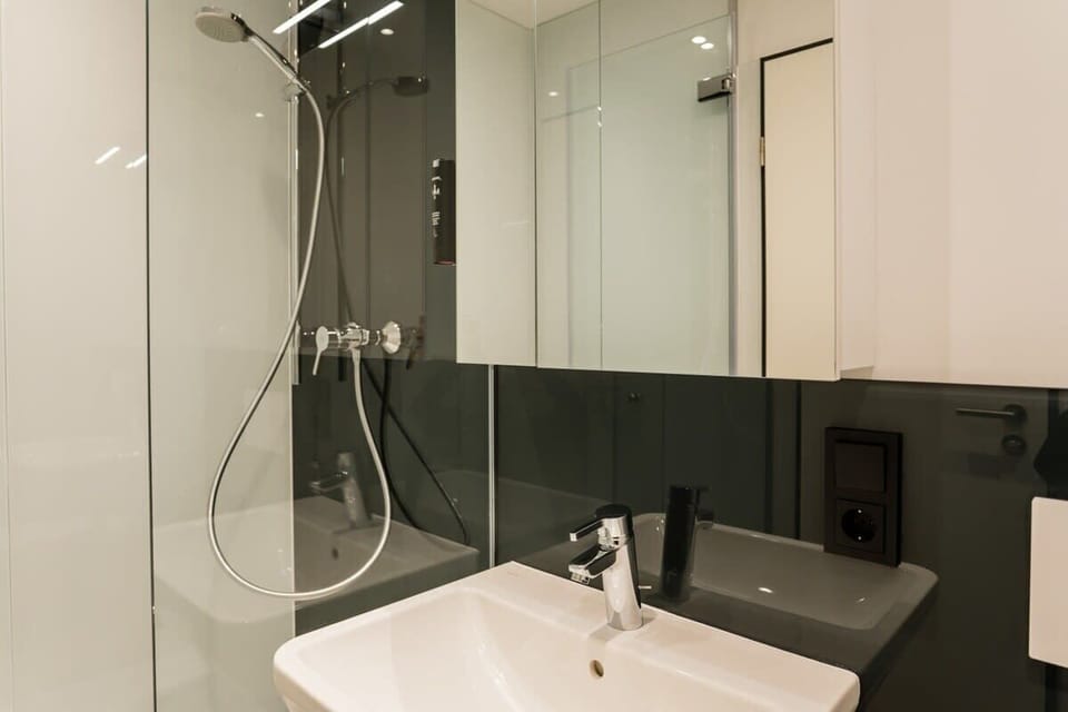 Badezimmer mit Dusche