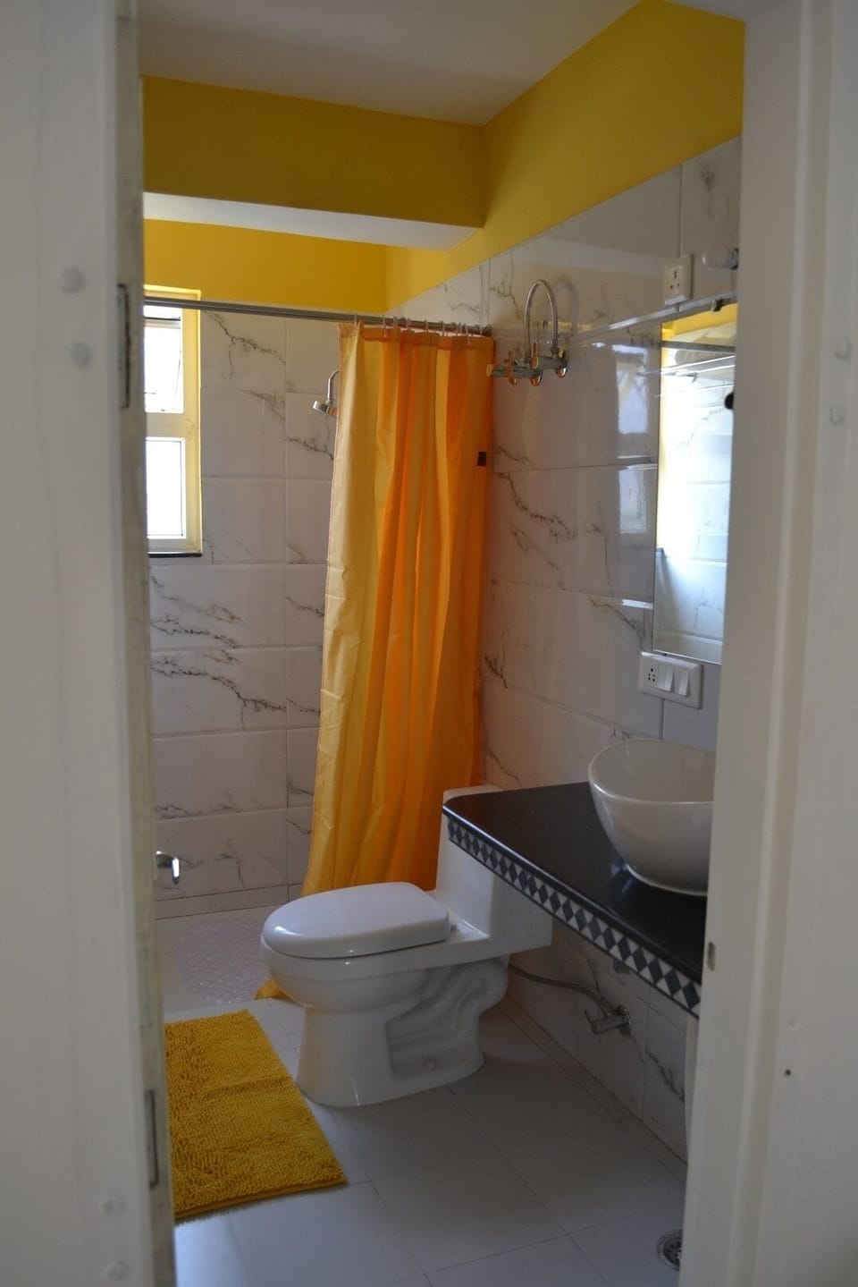 Deluxe Double or Twin Room, Balcony, Mountain View | Bathroom | Shower, towels, soap, shampoo