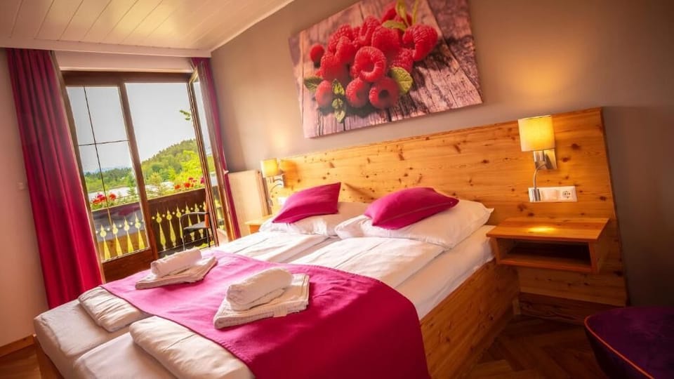 Double Room, Balcony, Lake View | Free WiFi