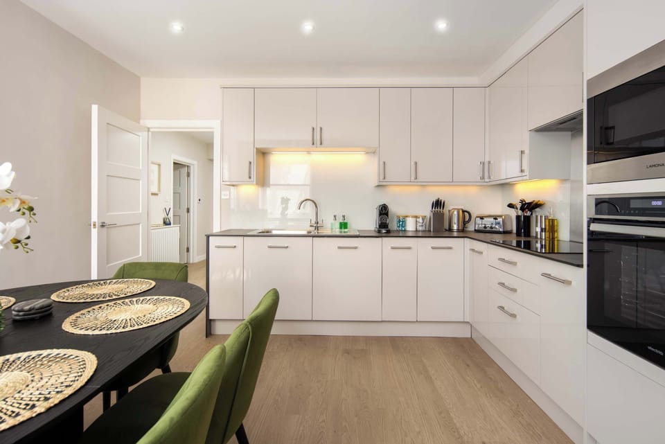 Kitchen & Dining Room
