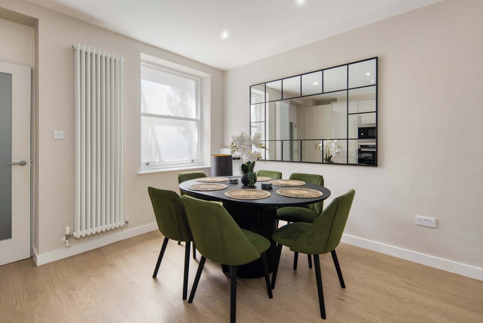 Kitchen & Dining Room