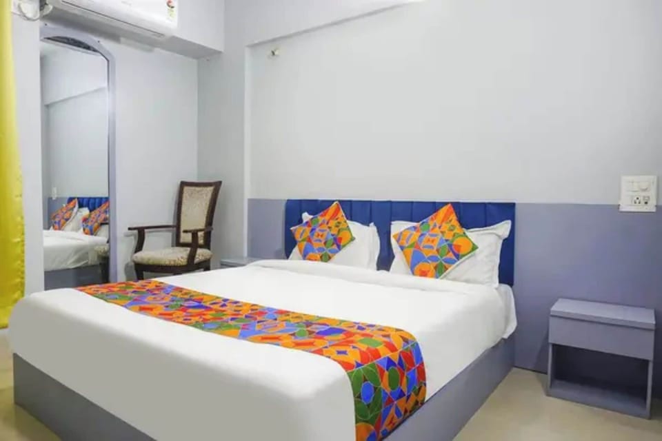 Egyptian cotton sheets, premium bedding, in-room safe, desk