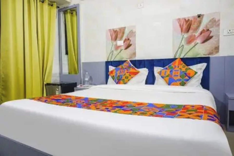 Egyptian cotton sheets, premium bedding, in-room safe, desk
