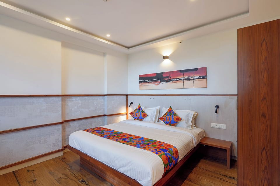 Egyptian cotton sheets, premium bedding, in-room safe, desk