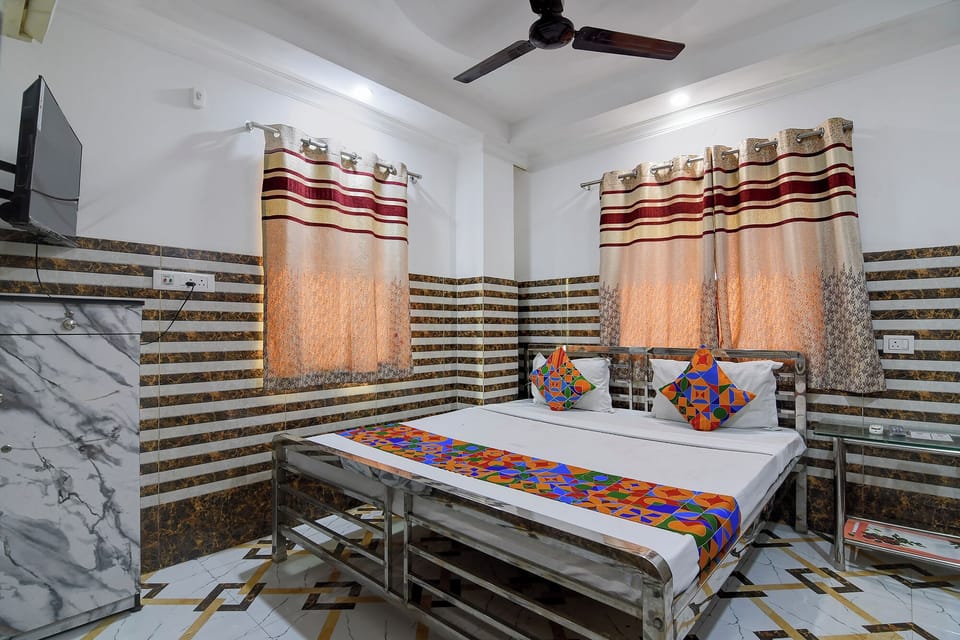 Premium Room | Egyptian cotton sheets, premium bedding, in-room safe, desk