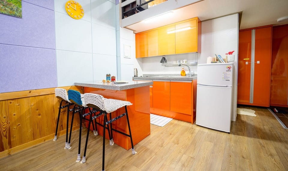 Deluxe Double Room, Balcony, Mountain View | Private kitchen | Fridge, microwave, stovetop, cookware/dishes/utensils