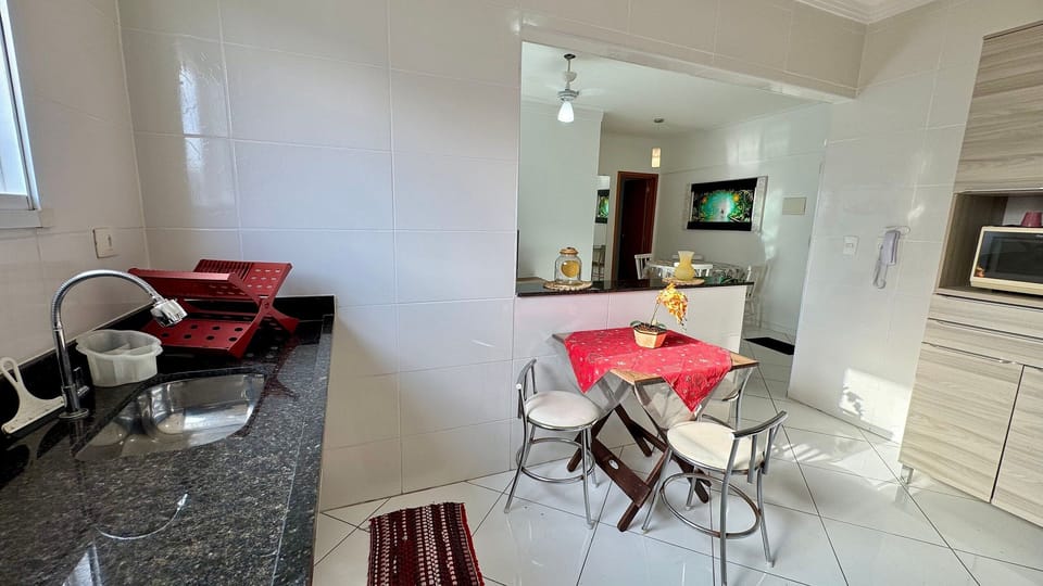 Basic Apartment | Dining