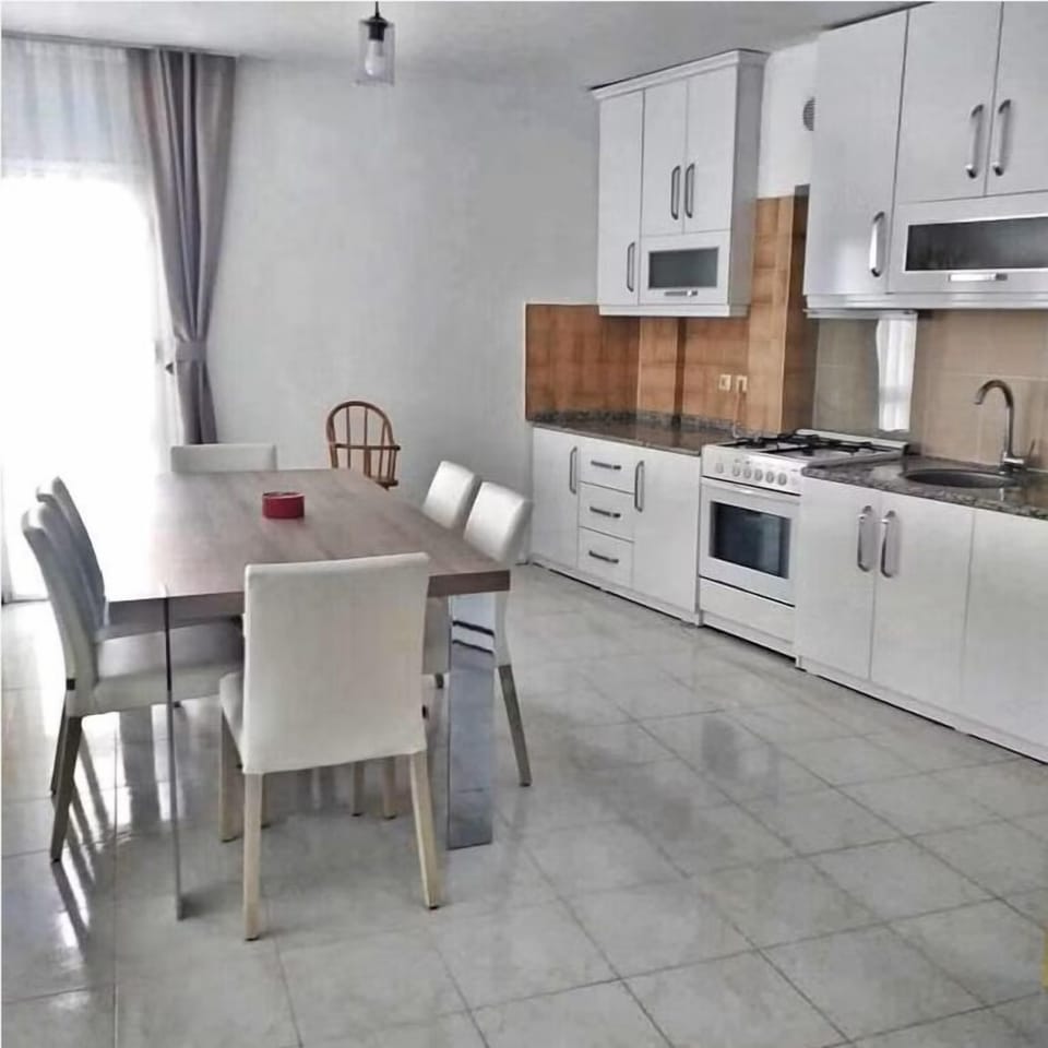 Family Suite, Marina View | Private kitchen