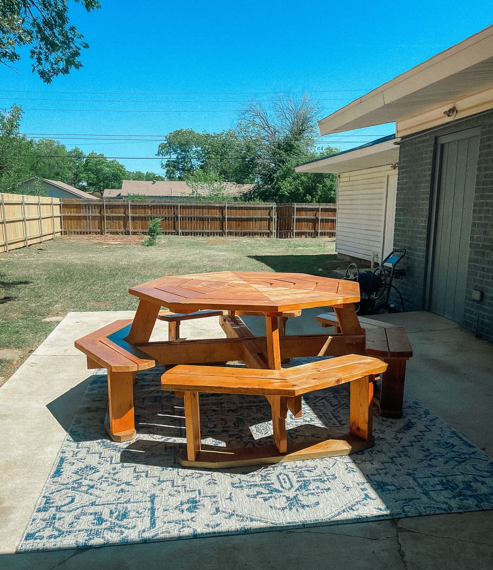 Outdoor dining